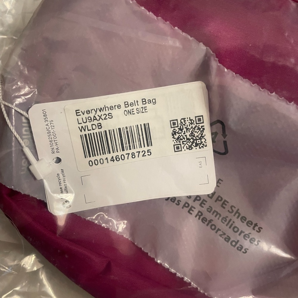 NWT Lululemon Everywhere Belt Bag Wild Berry - Picture 3 of 9